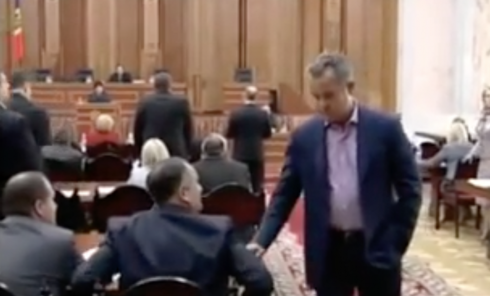 Munteanu: Igor Dodon a fost și este ROBUL lui Plahotniuc
